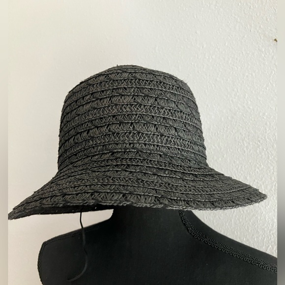 Accessories - Summer straw hat, black. One size, measurements are in the pictures